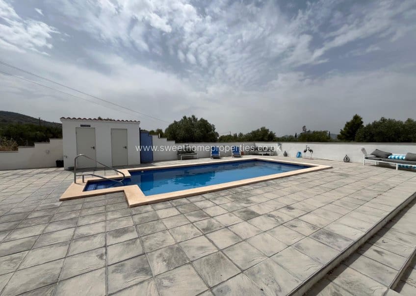 3 quarto Quinta/Casa Rural para venda em Sax com piscina garagem - 299 999 € (Ref: 10080048)