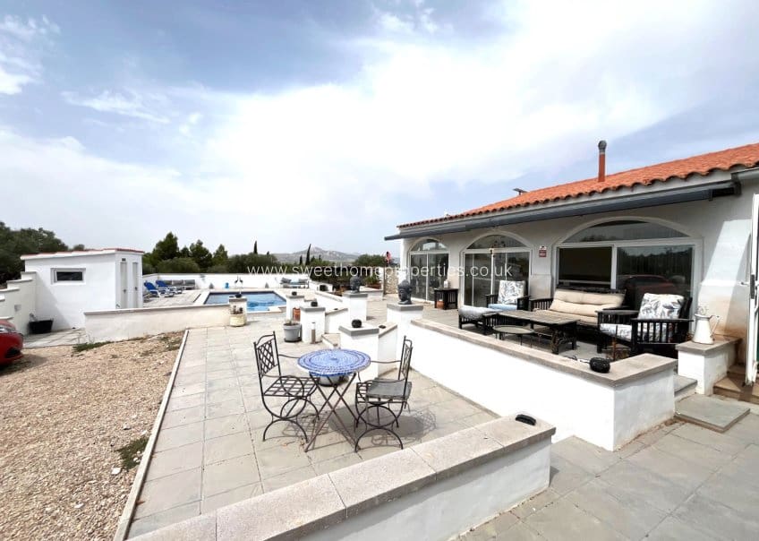 3 quarto Quinta/Casa Rural para venda em Sax com piscina garagem - 299 999 € (Ref: 10080048)