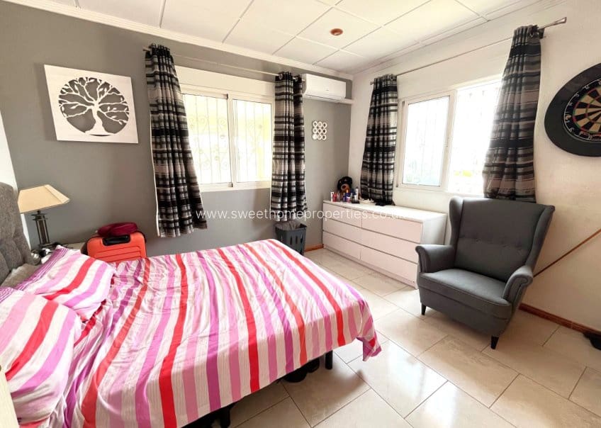 3 quarto Quinta/Casa Rural para venda em Sax com piscina garagem - 299 999 € (Ref: 10080048)