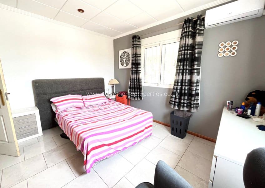 3 quarto Quinta/Casa Rural para venda em Sax com piscina garagem - 299 999 € (Ref: 10080048)