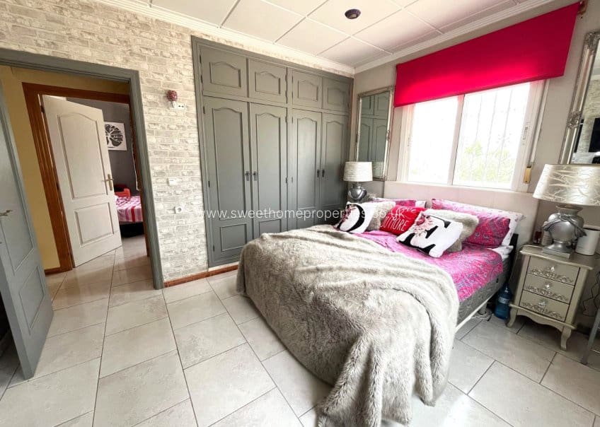 3 quarto Quinta/Casa Rural para venda em Sax com piscina garagem - 299 999 € (Ref: 10080048)