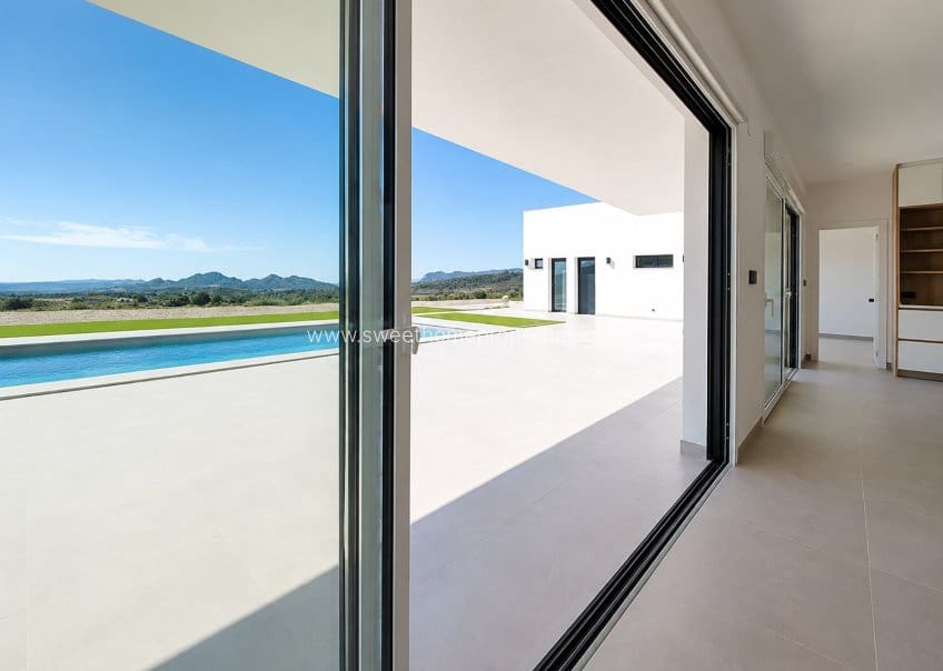 3 sovrum Finca/Hus på landet till salu i La Romana med pool garage - 599 950 € (Ref: 10088605)