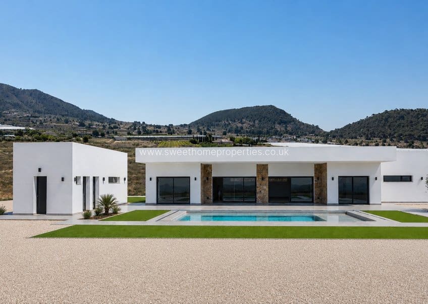 3 sovrum Finca/Hus på landet till salu i La Romana med pool garage - 599 950 € (Ref: 10088605)