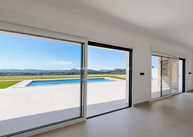 3 sovrum Finca/Hus på landet till salu i La Romana med pool garage - 599 950 € (Ref: 10088605)