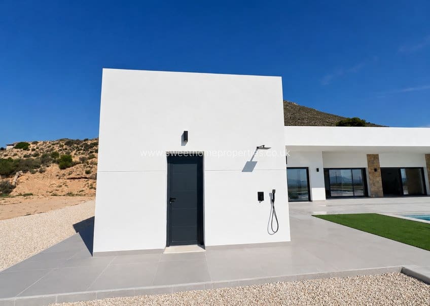 3 sovrum Finca/Hus på landet till salu i La Romana med pool garage - 599 950 € (Ref: 10088605)