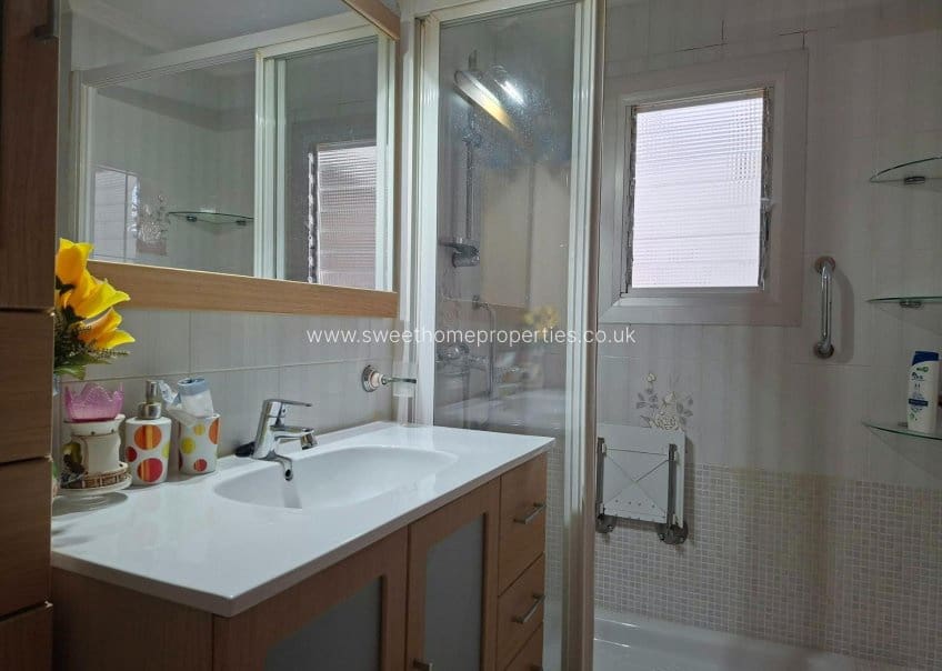 4 slaapkamer Appartement te koop in Alicante stad - € 186.000 (Ref: 10113498)