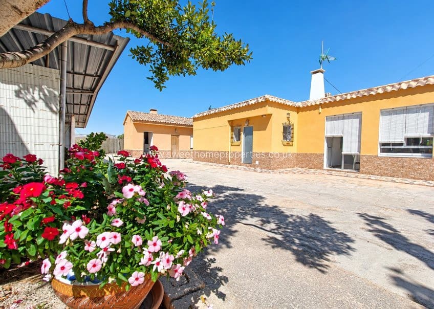 3 soveværelse Finca/Landehus til salg i Hondon de los Frailes med swimmingpool garage - € 295.350 (Ref: 10113499)