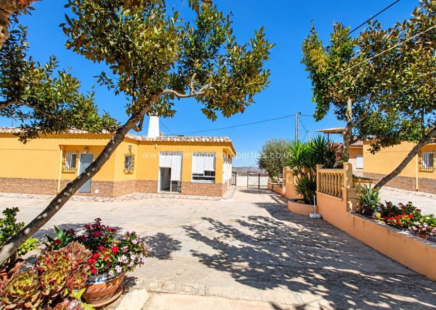 3 soveværelse Finca/Landehus til salg i Hondon de los Frailes med swimmingpool garage - € 295.350 (Ref: 10113499)