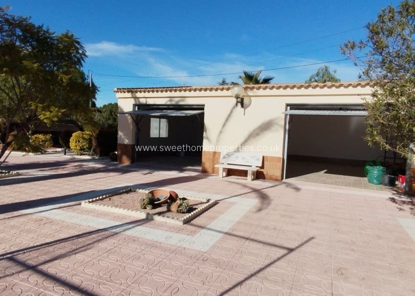 3 soveværelse Finca/Landehus til salg i Sax med swimmingpool garage - € 525.000 (Ref: 10135214)