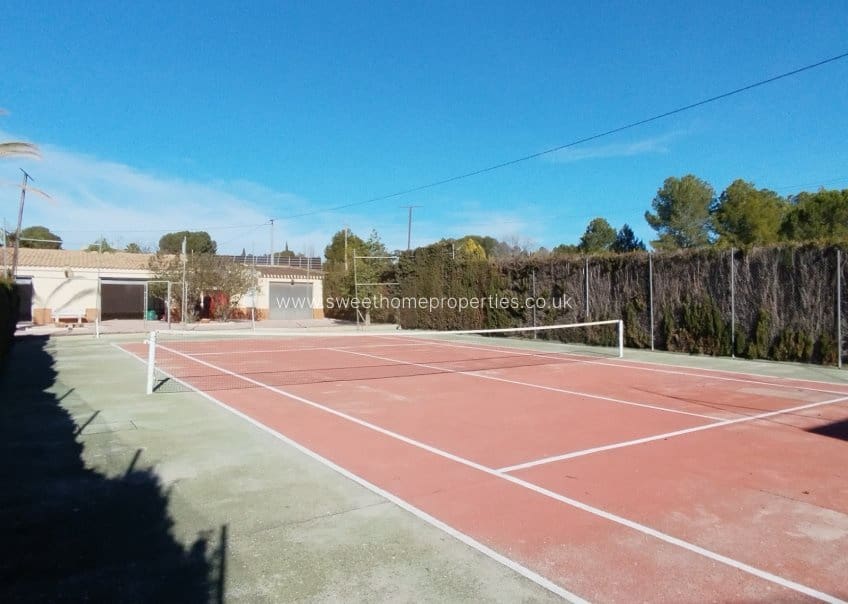 3 soveværelse Finca/Landehus til salg i Sax med swimmingpool garage - € 525.000 (Ref: 10135214)