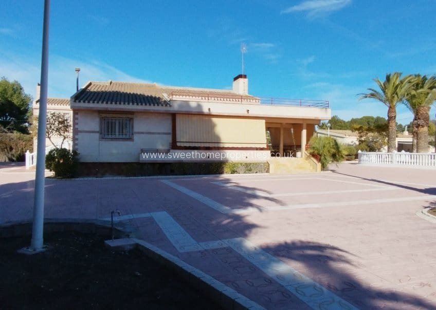 3 soveværelse Finca/Landehus til salg i Sax med swimmingpool garage - € 525.000 (Ref: 10135214)
