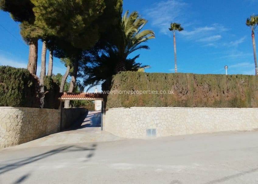 3 soveværelse Finca/Landehus til salg i Sax med swimmingpool garage - € 525.000 (Ref: 10135214)