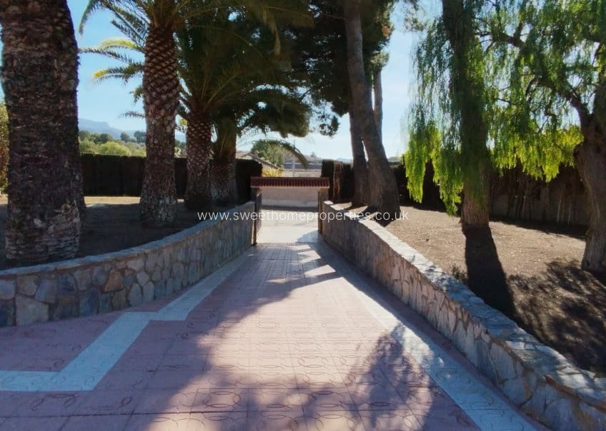 3 soveværelse Finca/Landehus til salg i Sax med swimmingpool garage - € 525.000 (Ref: 10135214)