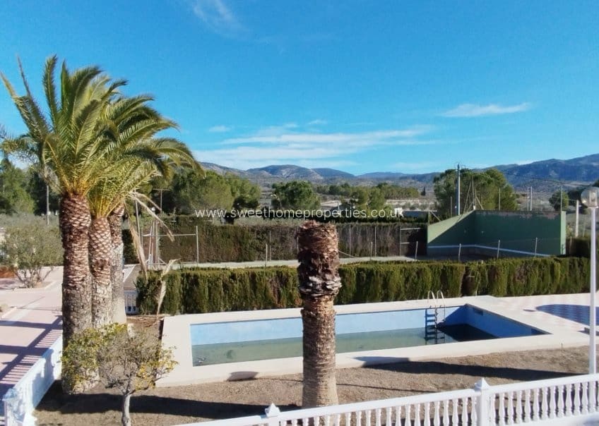 3 soveværelse Finca/Landehus til salg i Sax med swimmingpool garage - € 525.000 (Ref: 10135214)