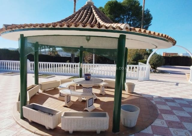 3 soveværelse Finca/Landehus til salg i Sax med swimmingpool garage - € 525.000 (Ref: 10135214)