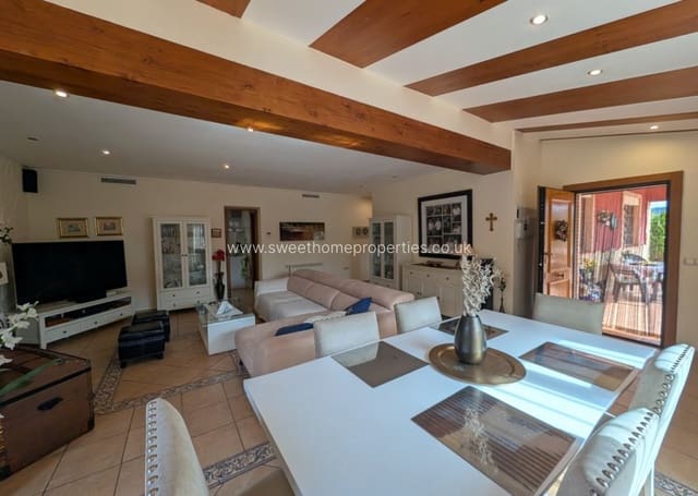 4 bedroom Finca/Country House for sale in Sax with pool garage - € 399,995 (Ref: 10154305)