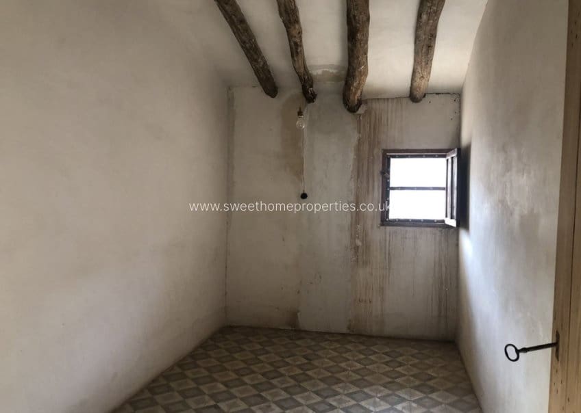 4 soverom Hus til salgs i Pinoso - € 65 000 (Ref: 10156162)
