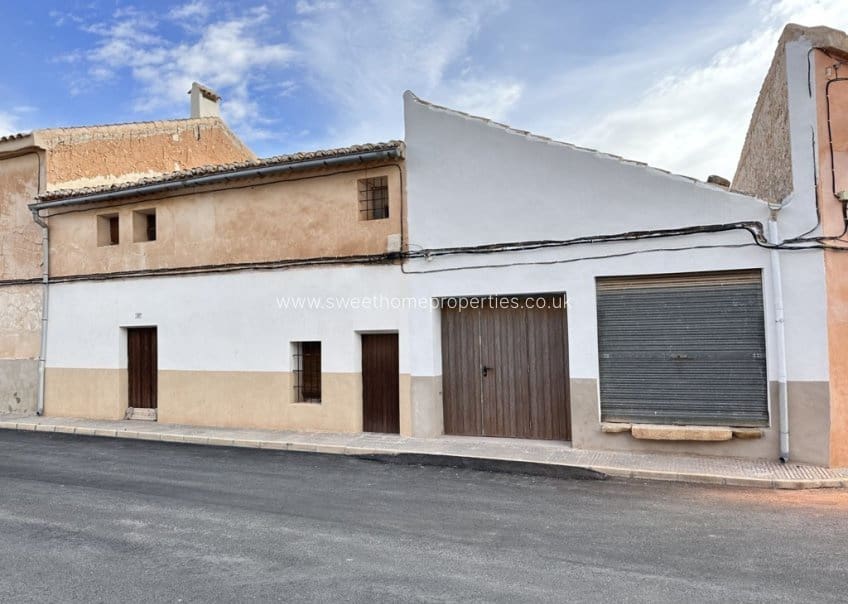 4 soverom Hus til salgs i Pinoso - € 65 000 (Ref: 10156162)