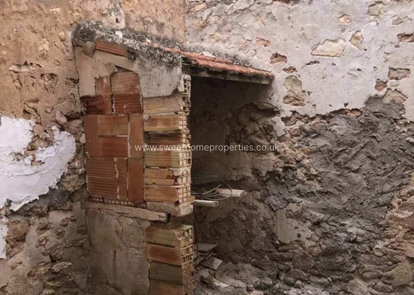 4 soverom Hus til salgs i Pinoso - € 65 000 (Ref: 10156162)