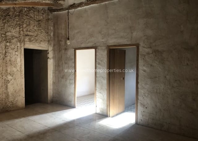 4 soverom Hus til salgs i Pinoso - € 65 000 (Ref: 10156162)