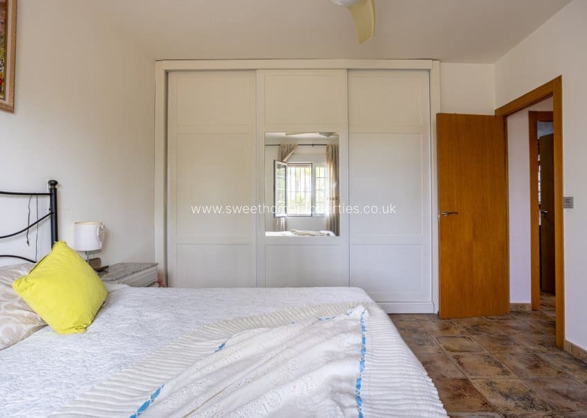 5 bedroom Finca/Country House for sale in La Hoya with pool garage - € 485,000 (Ref: 10163507)