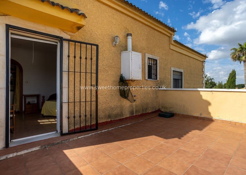 5 bedroom Finca/Country House for sale in La Hoya with pool garage - € 485,000 (Ref: 10163507)