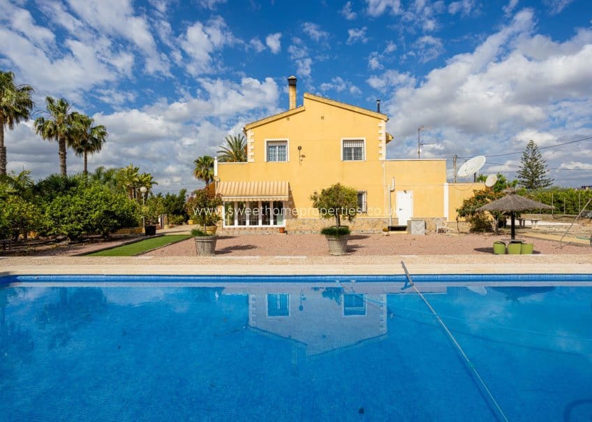5 bedroom Finca/Country House for sale in La Hoya with pool garage - € 485,000 (Ref: 10163507)