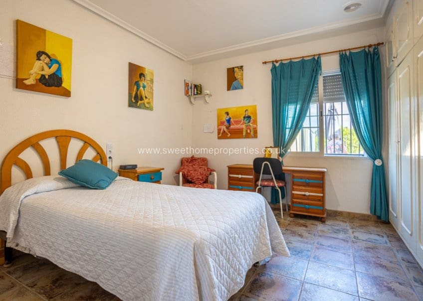 5 bedroom Finca/Country House for sale in La Hoya with pool garage - € 485,000 (Ref: 10163507)