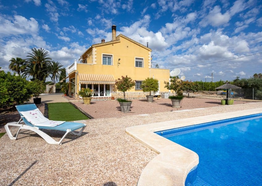 5 bedroom Finca/Country House for sale in La Hoya with pool garage - € 485,000 (Ref: 10163507)