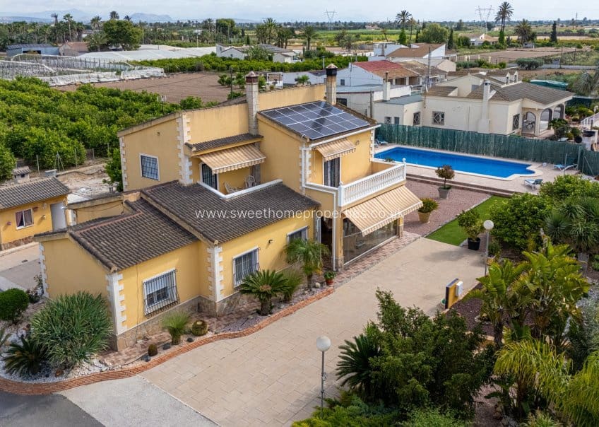 5 bedroom Finca/Country House for sale in La Hoya with pool garage - € 485,000 (Ref: 10163507)
