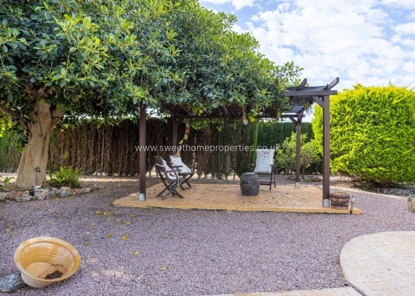 5 bedroom Finca/Country House for sale in La Hoya with pool garage - € 485,000 (Ref: 10163507)