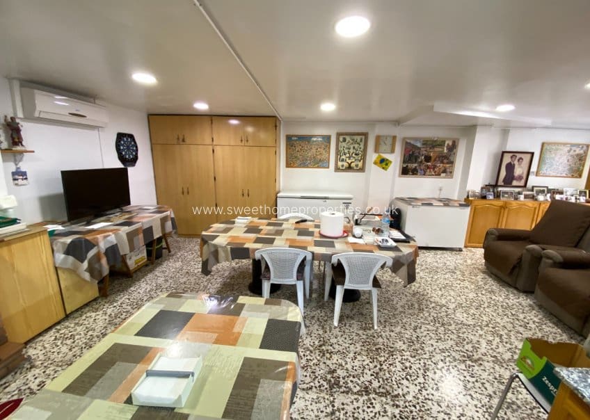 4 soverom Hus til salgs i Sax med garasje - € 199 995 (Ref: 10165658)