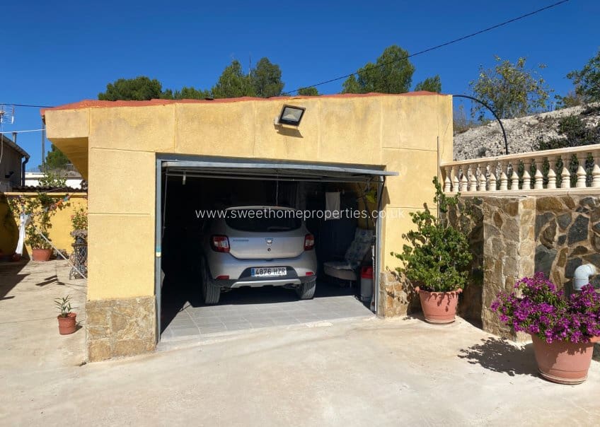 4 bedroom Finca/Country House for sale in Sax with pool garage - € 239,995 (Ref: 10165805)