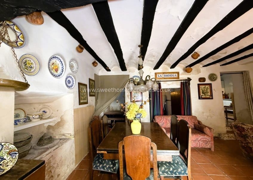 5 soveværelse Finca/Landehus til salg i L'Alguena / Alguenya - € 99.000 (Ref: 10172233)