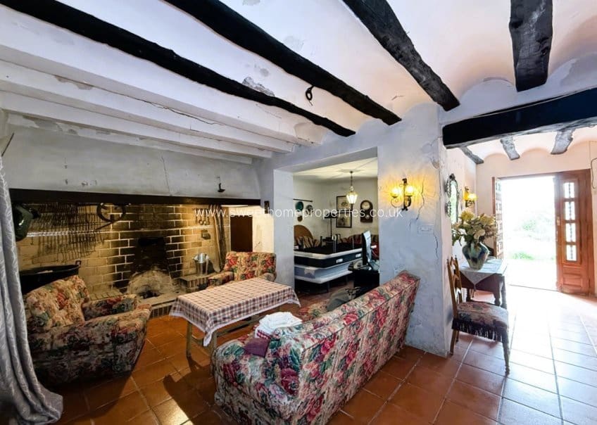 5 soveværelse Finca/Landehus til salg i L'Alguena / Alguenya - € 99.000 (Ref: 10172233)