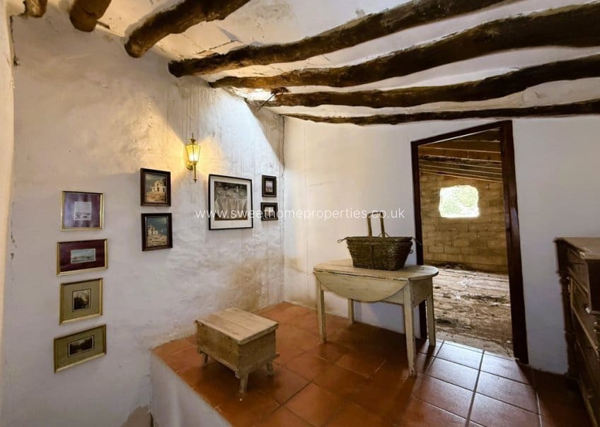 5 soveværelse Finca/Landehus til salg i L'Alguena / Alguenya - € 99.000 (Ref: 10172233)