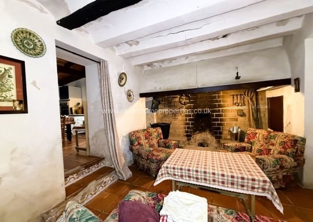 5 soveværelse Finca/Landehus til salg i L'Algueña / Alguenya - € 99.000 (Ref: 10172233)