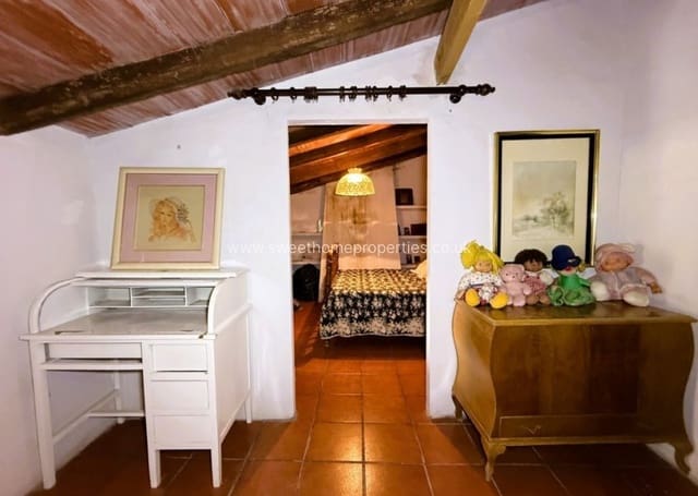 5 soveværelse Finca/Landehus til salg i L'Algueña / Alguenya - € 99.000 (Ref: 10172233)