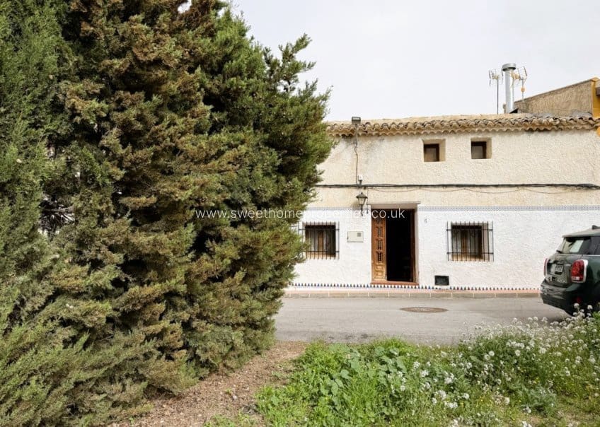 5 soveværelse Finca/Landehus til salg i L'Alguena / Alguenya - € 99.000 (Ref: 10172233)