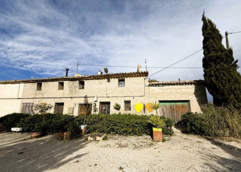 3 Zimmer Finca/Landgut zu verkaufen in Pinoso mit Pool Garage - 129.000 € (Ref: 10172234)