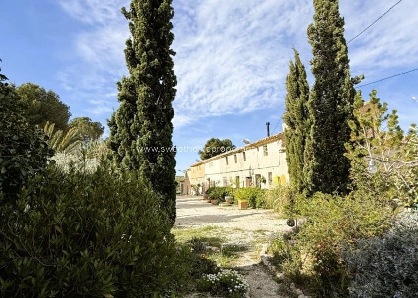 3 Zimmer Finca/Landgut zu verkaufen in Pinoso mit Pool Garage - 129.000 € (Ref: 10172234)