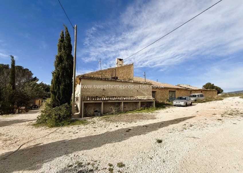 3 Zimmer Finca/Landgut zu verkaufen in Pinoso mit Pool Garage - 129.000 € (Ref: 10172234)