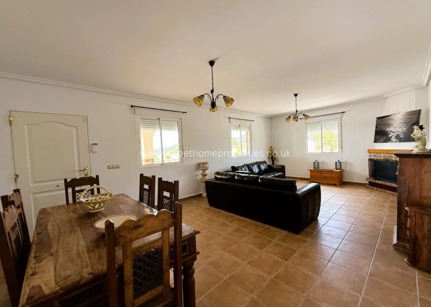 3 slaapkamer Finca/Landhuis te koop in Monovar / Monover met zwembad - € 320.000 (Ref: 10172713)