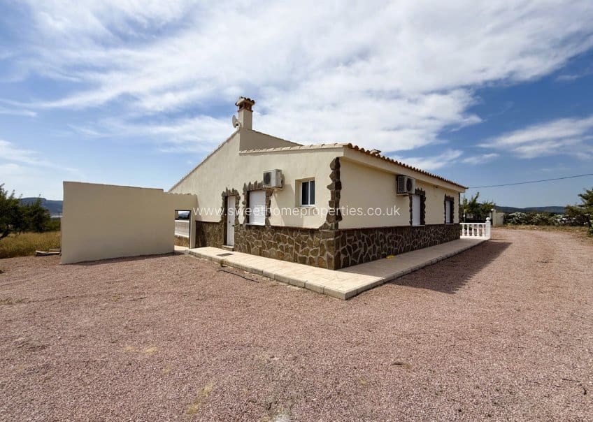 3 slaapkamer Finca/Landhuis te koop in Monovar / Monover met zwembad - € 320.000 (Ref: 10172713)