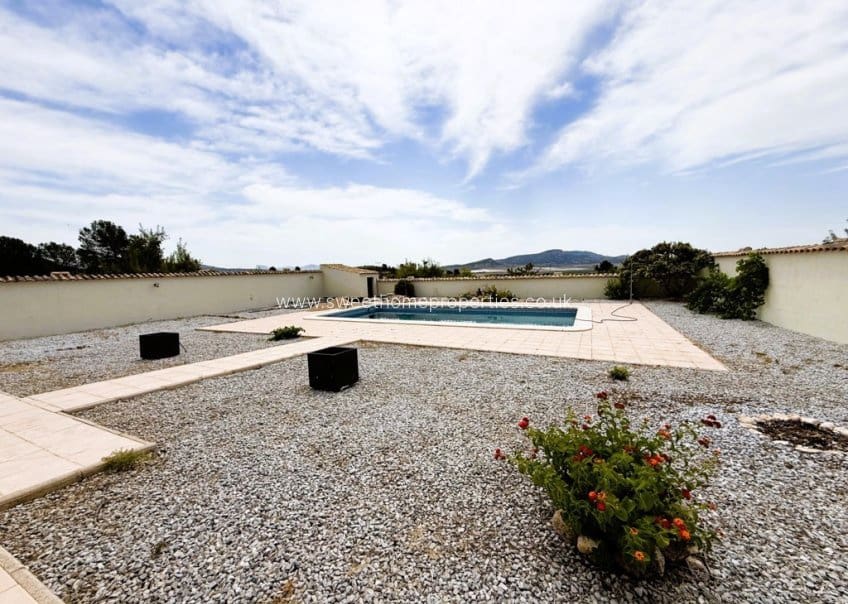 3 slaapkamer Finca/Landhuis te koop in Monovar / Monover met zwembad - € 320.000 (Ref: 10172713)
