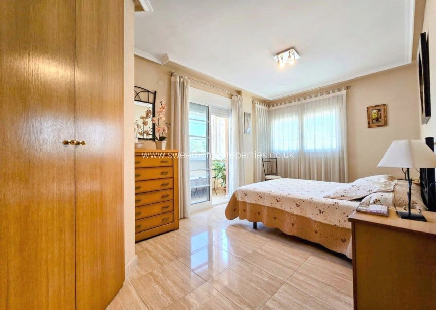 4 slaapkamer Huis te koop in Aspe met garage - € 273.000 (Ref: 10182077)