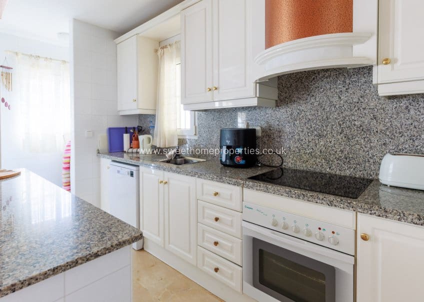 3 bedroom Villa for sale in Las Ramblas Golf with pool garage - € 269,000 (Ref: 10182194)