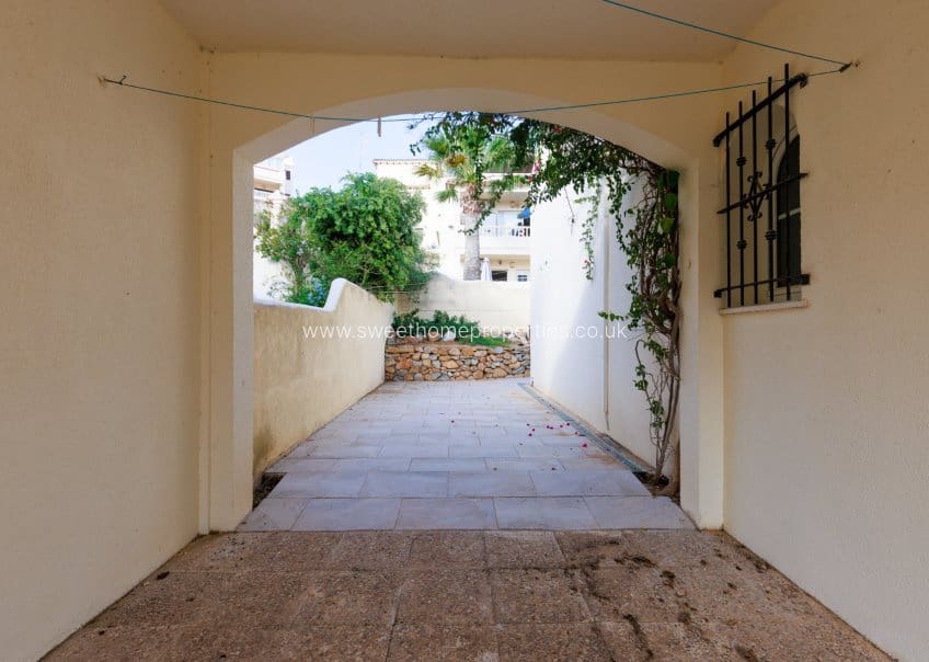 3 bedroom Villa for sale in Las Ramblas Golf with pool garage - € 269,000 (Ref: 10182194)