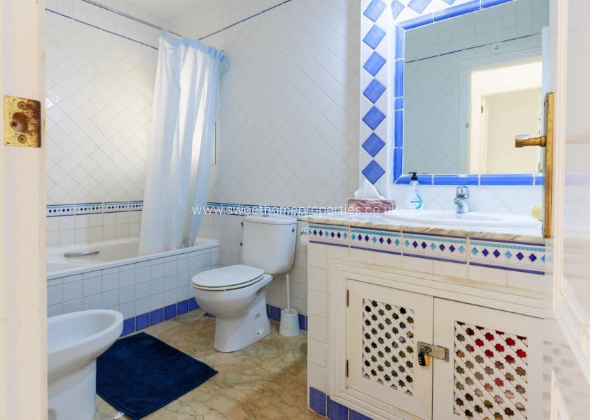 3 bedroom Villa for sale in Las Ramblas Golf with pool garage - € 269,000 (Ref: 10182194)