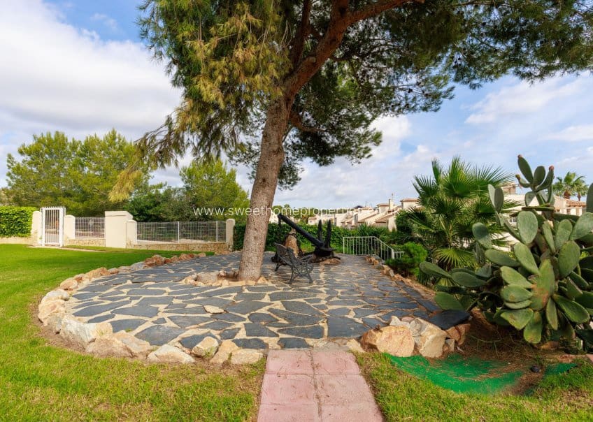 3 bedroom Villa for sale in Las Ramblas Golf with pool garage - € 269,000 (Ref: 10182194)
